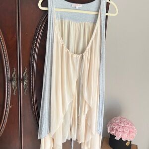 LaRok Gray and Cream Sleeveless Top